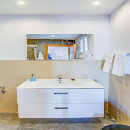 San Cristobal De La Laguna Sleeps 4 Wifi *